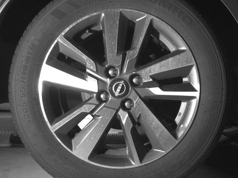 Used 2025 Nissan Versa SV image 15