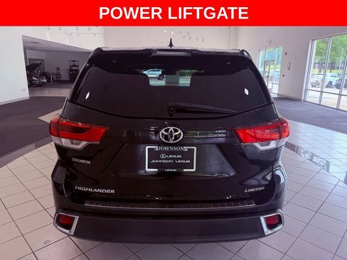 Used 2017 Toyota Highlander Limited FWD image 6