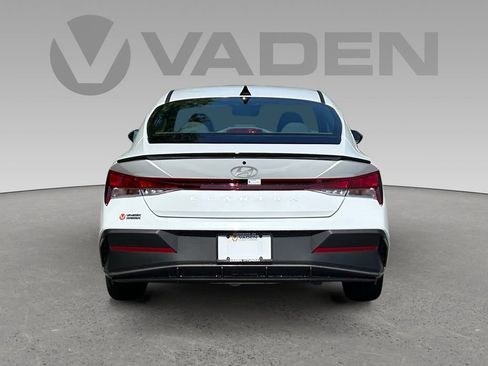New 2025 Hyundai Elantra SEL FWD image 7