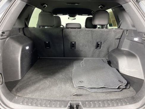 Used 2025 Chevrolet Equinox LT FWD image 46