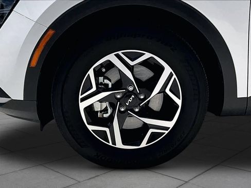 Certified 2024 Kia Sportage LX FWD image 10