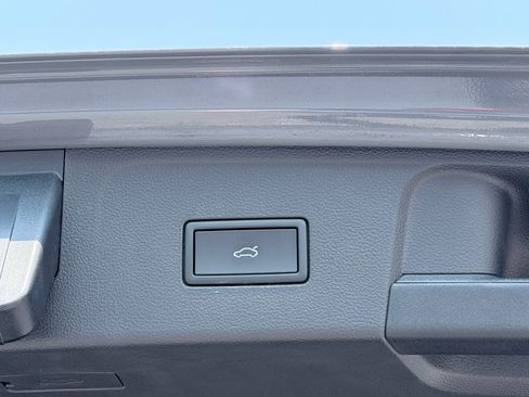 Used 2026 Volkswagen Atlas SE FWD image 10
