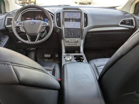 Used 2024 Ford Edge SEL w/ Convenience Package image 4