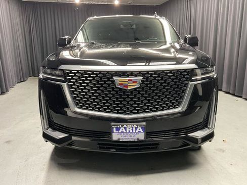 Used 2023 Cadillac Escalade Luxury AWD/4WD image 4