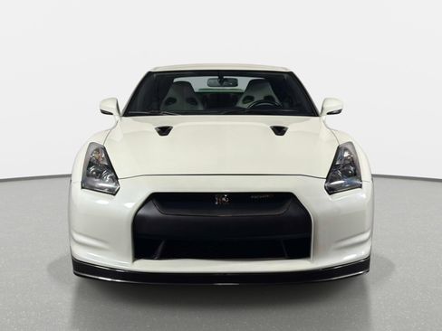 Used 2009 Nissan GT-R Premium AWD/4WD image 8