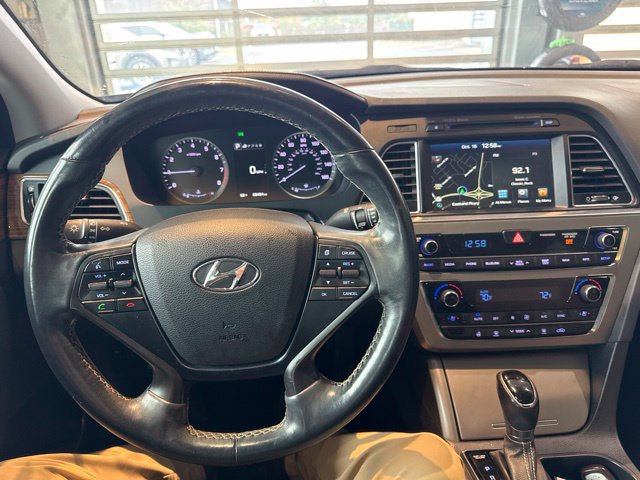 Used 2015 Hyundai Sonata Limited w/ Option Group 05 FWD image 13