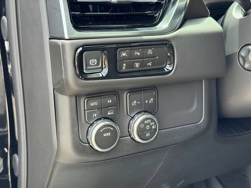 New 2026 GMC Yukon Denali w/ Sun & Power Step Package AWD/4WD image 11