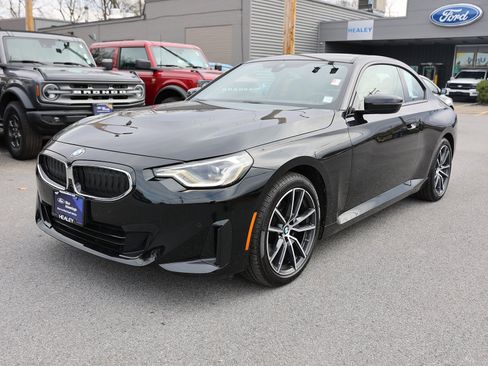 Used 2023 BMW 230i xDrive Coupe w/ Convenience Package image 3