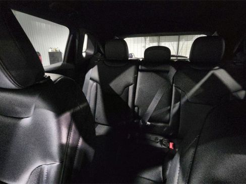 New 2026 Jeep Compass Latitude image 12