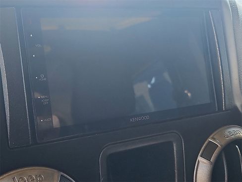 Used 2015 Jeep Wrangler Sport image 23