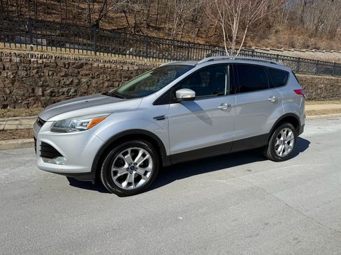 Used 2014 Ford Escape Titanium w/ Equipment Group 401A AWD/4WD image 3