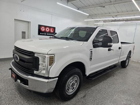 Used 2019 Ford F250 XL w/ Power Equipment Group RWD image 4