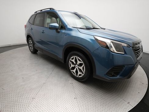 Used 2023 Subaru Forester Premium image 39