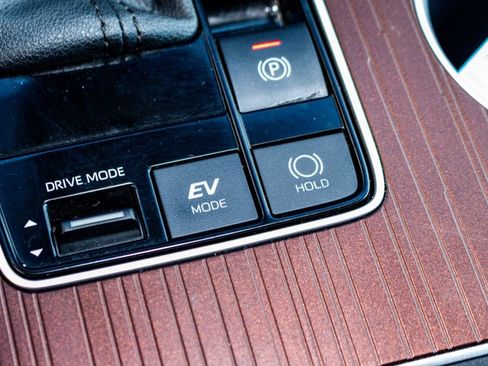 Used 2024 Toyota Sienna LE image 16