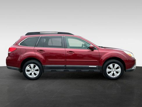 Used 2011 Subaru Outback 2.5i Limited image 8
