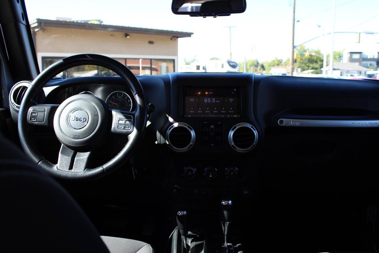Used 2018 Jeep Wrangler Unlimited Rubicon AWD/4WD image 39