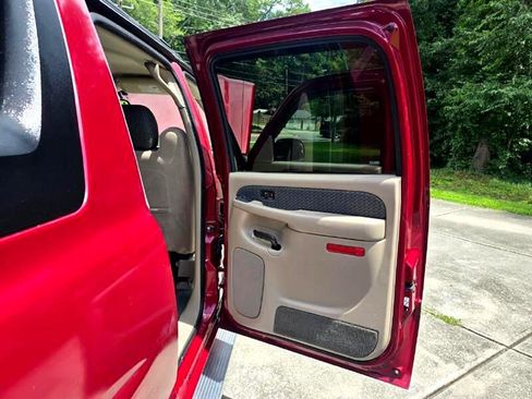 Used 2004 Chevrolet Avalanche Z71 w/ Preferred Equipment Group image 14