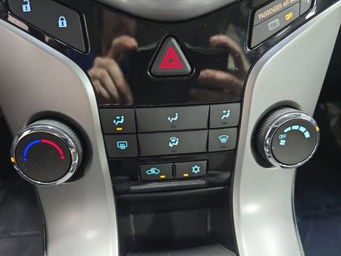 Used 2012 Chevrolet Cruze LT image 20