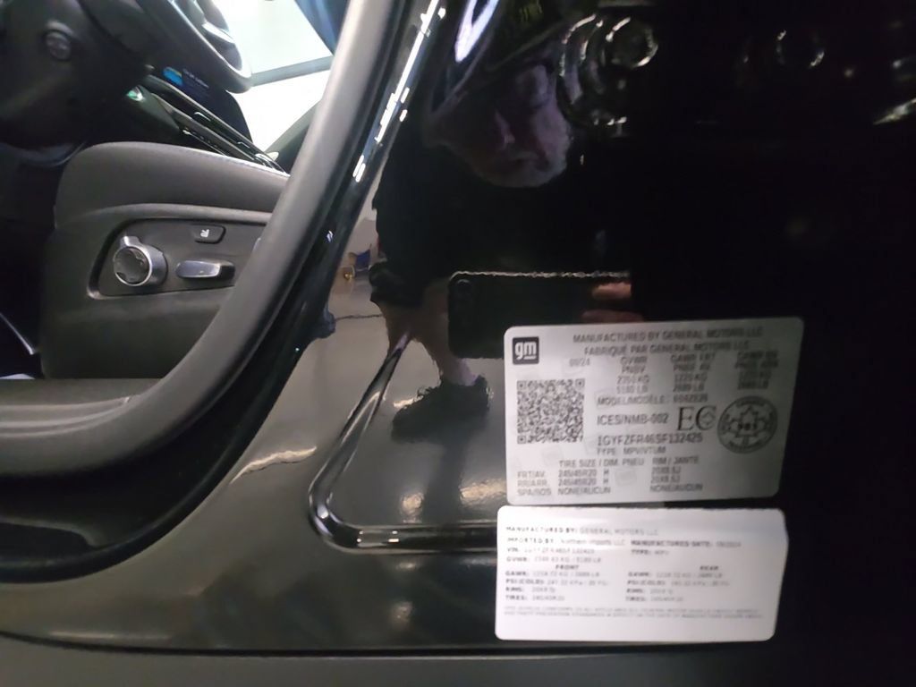 Certified 2025 Cadillac XT4 Sport AWD/4WD image 25