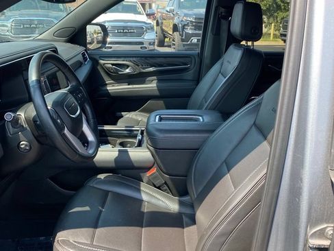 Used 2024 GMC Yukon XL Denali AWD/4WD image 11