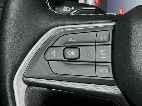 New 2025 Jeep Grand Cherokee Altitude AWD/4WD image 32