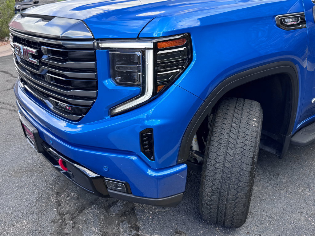 Used 2024 GMC Sierra 1500 AT4 w/ Technology Package AWD/4WD image 6