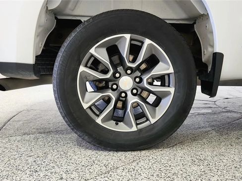 Used 2023 Chevrolet Silverado 1500 LT AWD/4WD image 13