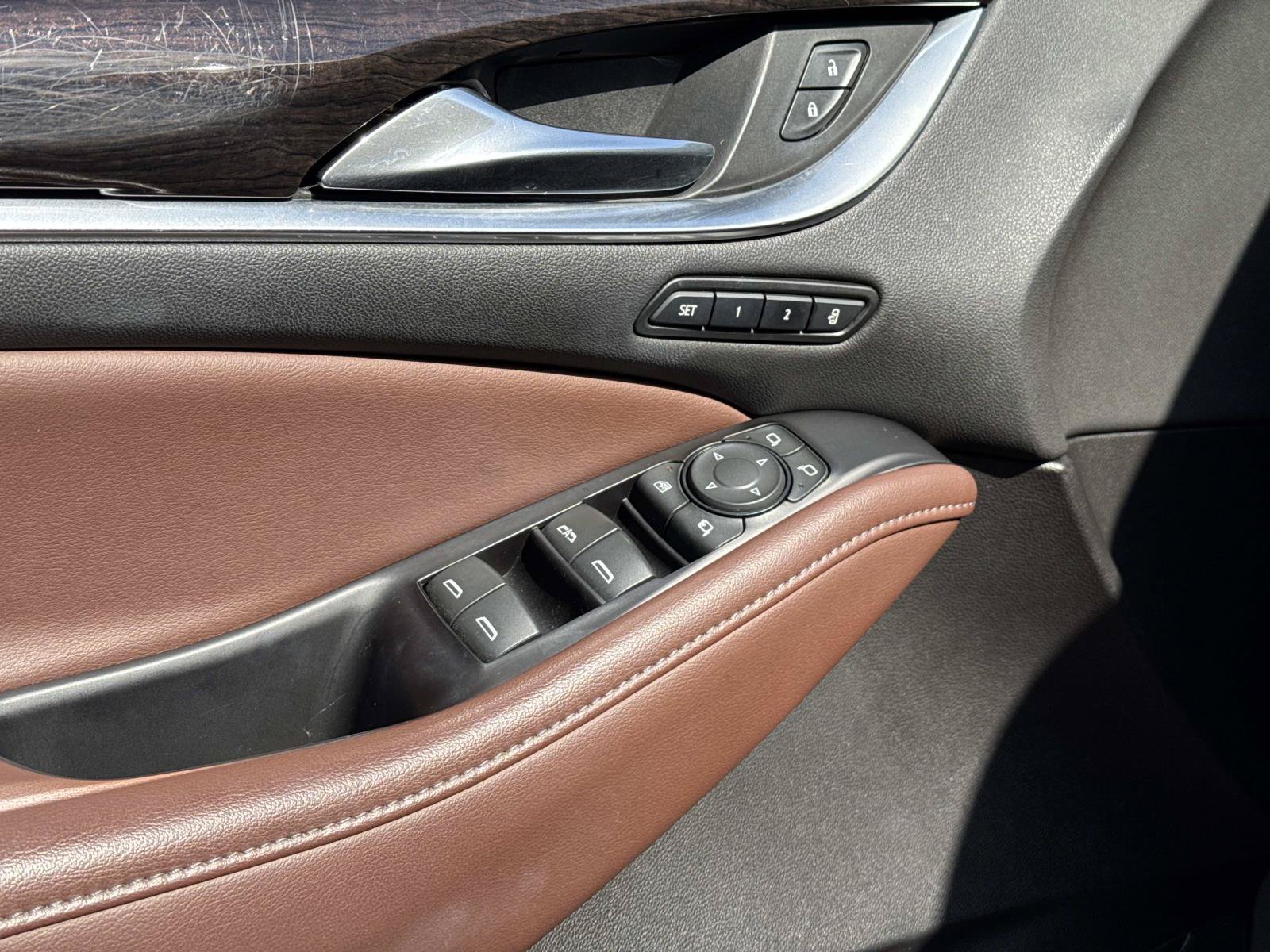 Used 2020 Buick Enclave Avenir w/ Avenir Technology Package FWD image 12