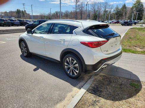 Used 2019 INFINITI QX30 Premium w/ Navigation Package AWD/4WD image 5