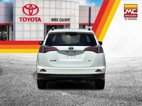 Used 2016 Toyota RAV4 LE FWD image 4