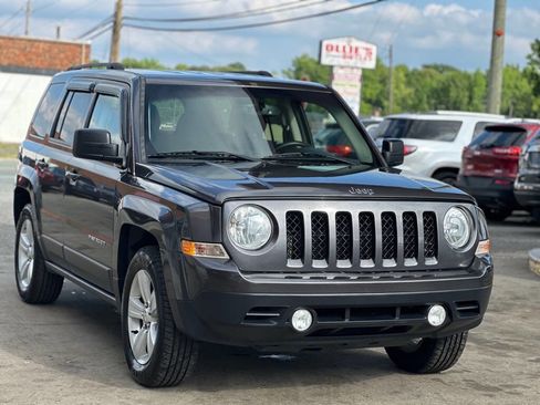 Used 2016 Jeep Patriot Latitude FWD image 1