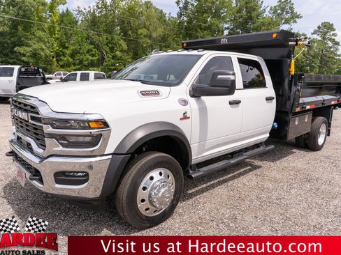 Used 2025 RAM 5500 Tradesman w/ Safety Group AWD/4WD image 2