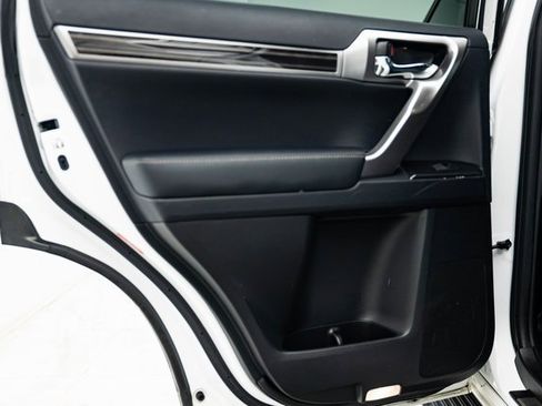 Used 2023 Lexus GX 460 Premium image 25