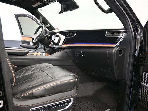 Used 2022 Jeep Grand Wagoneer Series III image 32