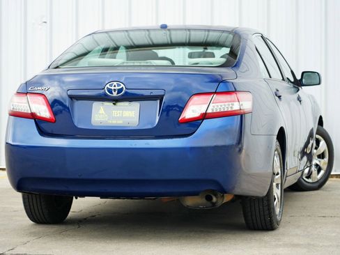 Used 2010 Toyota Camry image 4