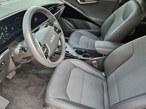 Used 2023 Kia Niro Wind w/ Wind Preserve Package FWD image 11