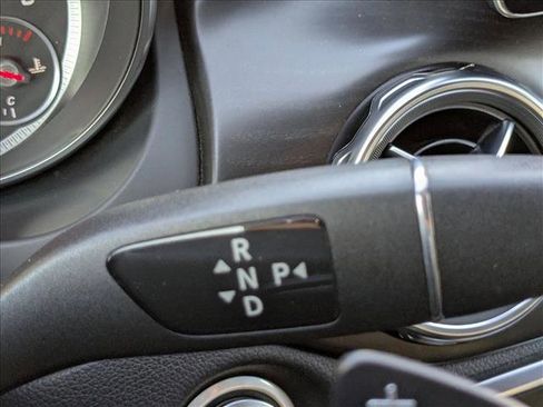 Used 2018 Mercedes-Benz GLA 250 image 12