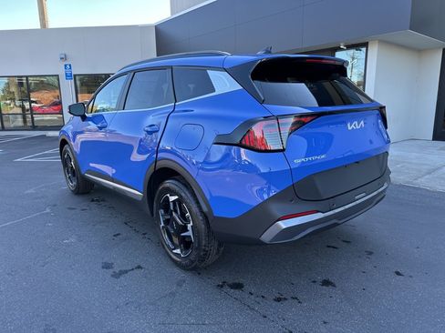 New 2026 Kia Sportage EX w/ EX Panorama Roof Package image 8