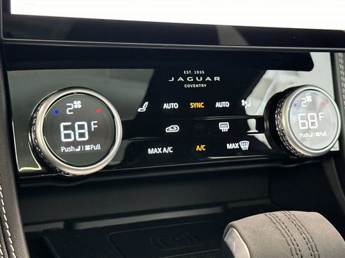 Used 2025 Jaguar F-PACE R-Dynamic S image 23