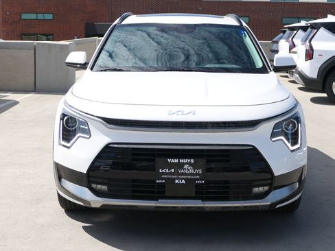 New 2025 Kia Niro EX Touring image 7