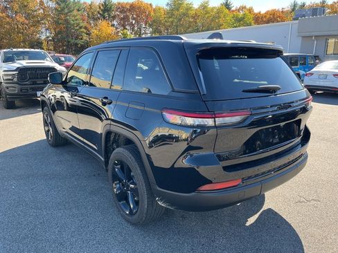 New 2025 Jeep Grand Cherokee Altitude image 5