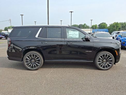 New 2025 Chevrolet Tahoe High Country w/ LPO, Illumination Package AWD/4WD image 9