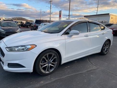 Used 2013 Ford Fusion SE image 4