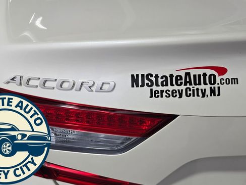 Used 2018 Honda Accord Touring image 39