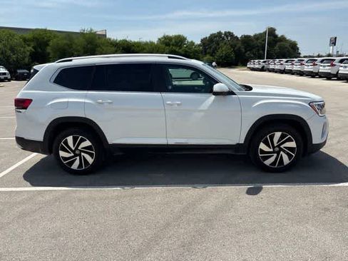 Used 2025 Volkswagen Atlas SEL AWD/4WD image 6