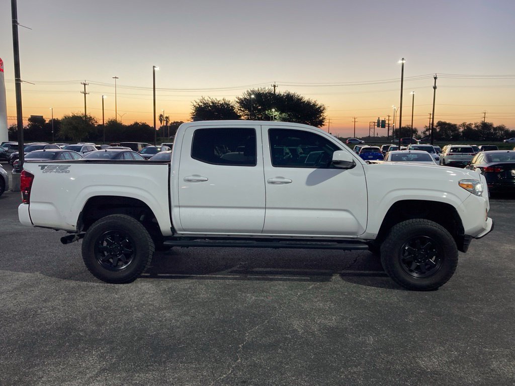Used 2023 Toyota Tacoma SR AWD/4WD image 4