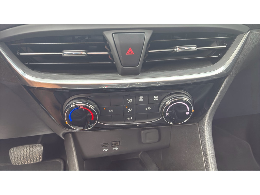Used 2024 Buick Encore GX Sport Touring FWD image 15