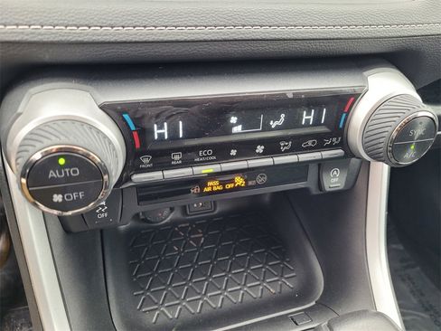 Used 2024 Toyota RAV4 XLE image 20