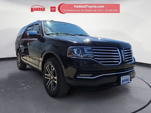 Used 2017 Lincoln Navigator Reserve AWD/4WD image 8