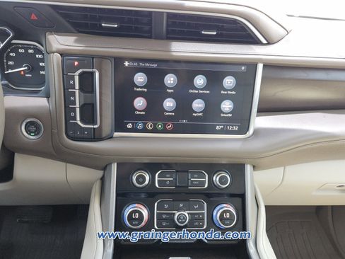 Used 2021 GMC Yukon XL Denali w/ Denali Premium Package RWD image 15